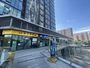 房山长阳FCC城临街大展面旺铺出租，房主直租无转让费