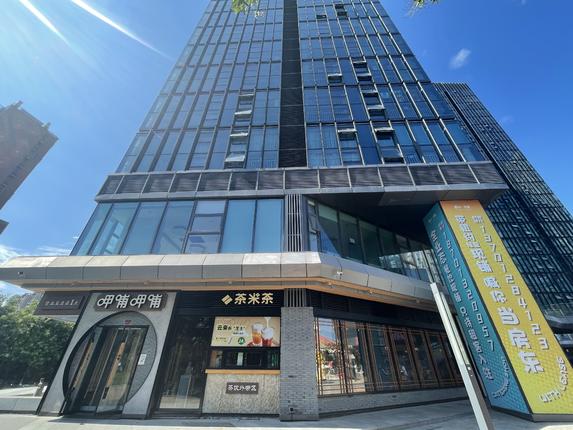 房山长阳FCC城临街大展面旺铺出租，房主直租无转让费