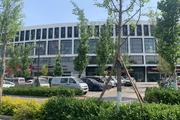 丰台西国贸商铺出租，对面就是汽贸城，门前可停车